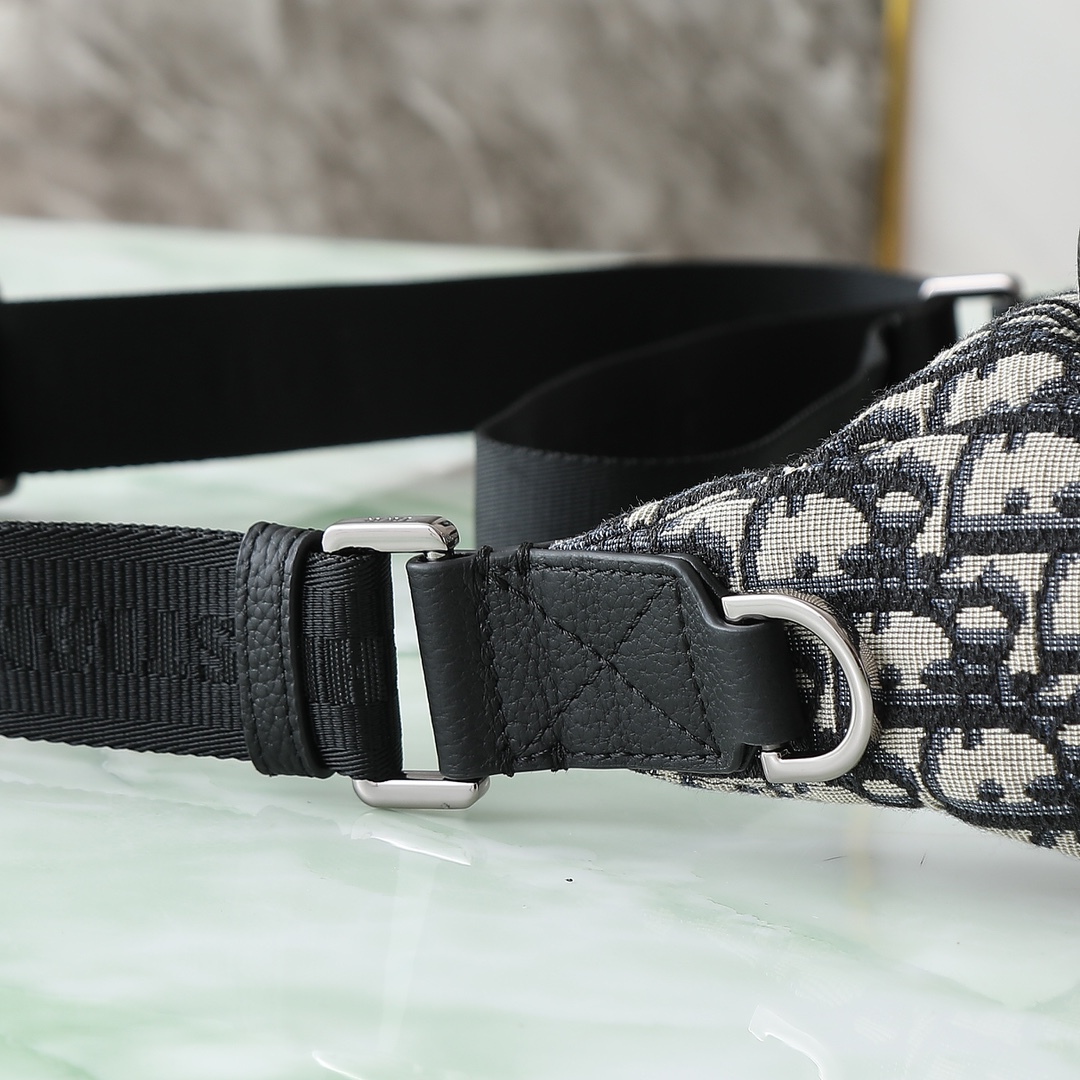 Dior Basic Bag Cow Leather Black M-l-s