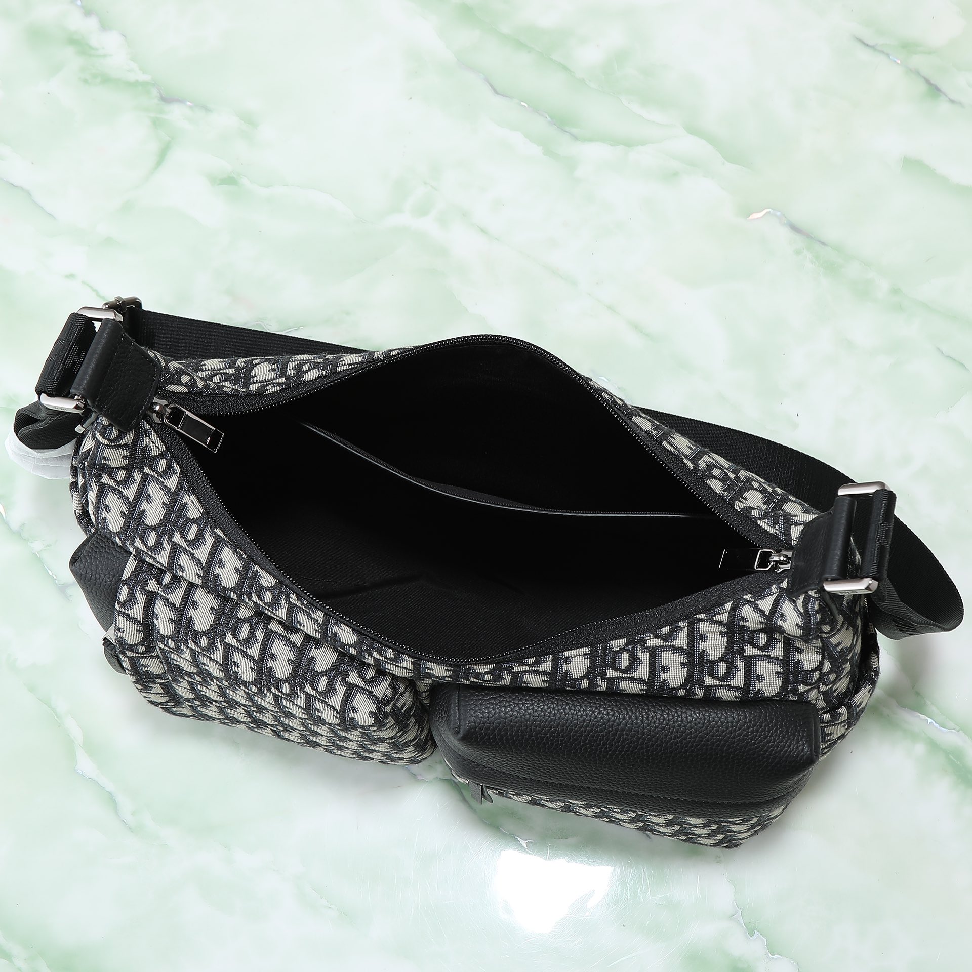 Dior Basic Bag Cow Leather Black M-l-s