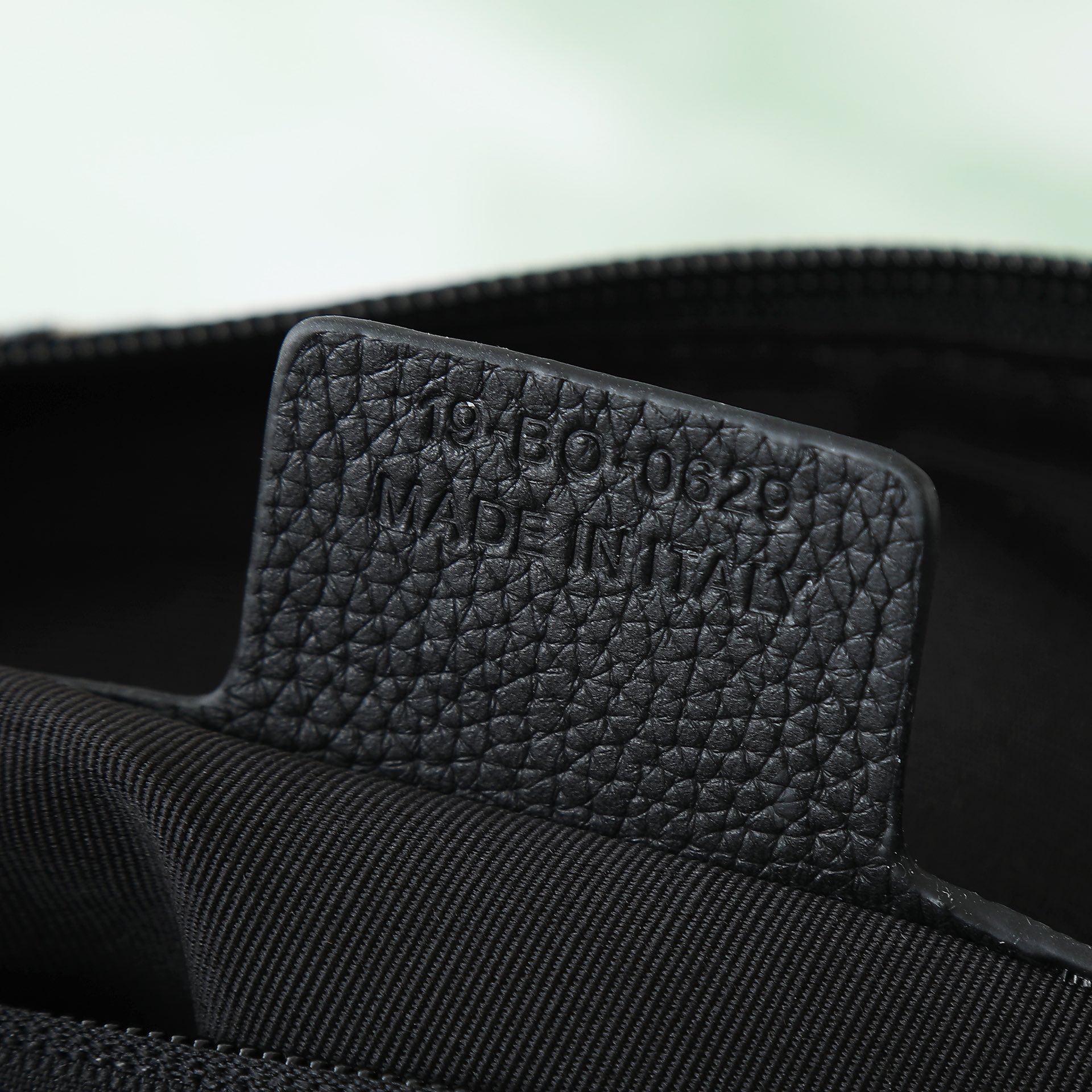 Dior Basic Bag Cow Leather Black M-l-s