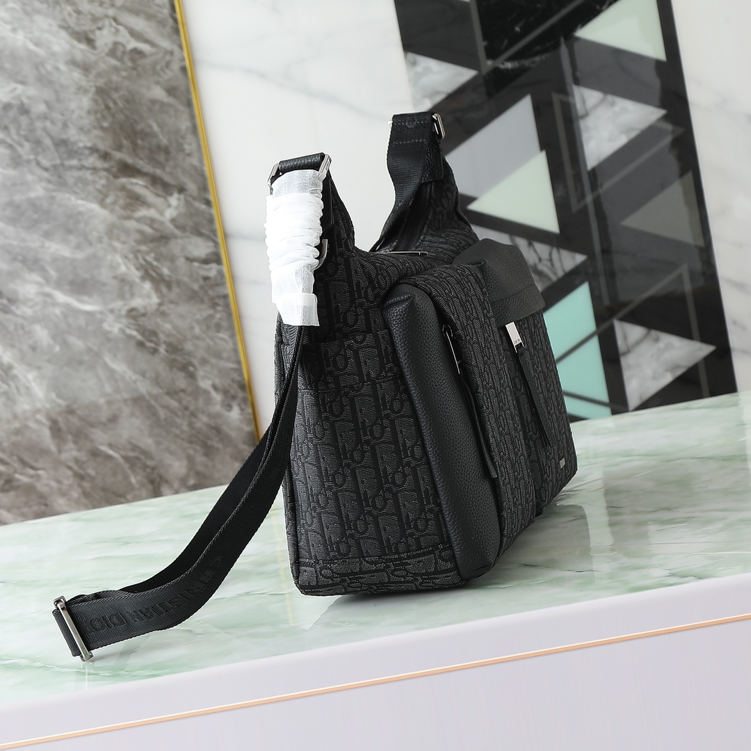 Dior Basic Bag Cow Leather Black M-l-s