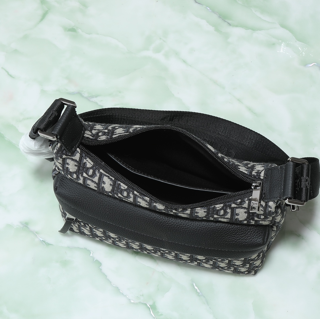 Dior Basic Bag Cow Leather Black L-s