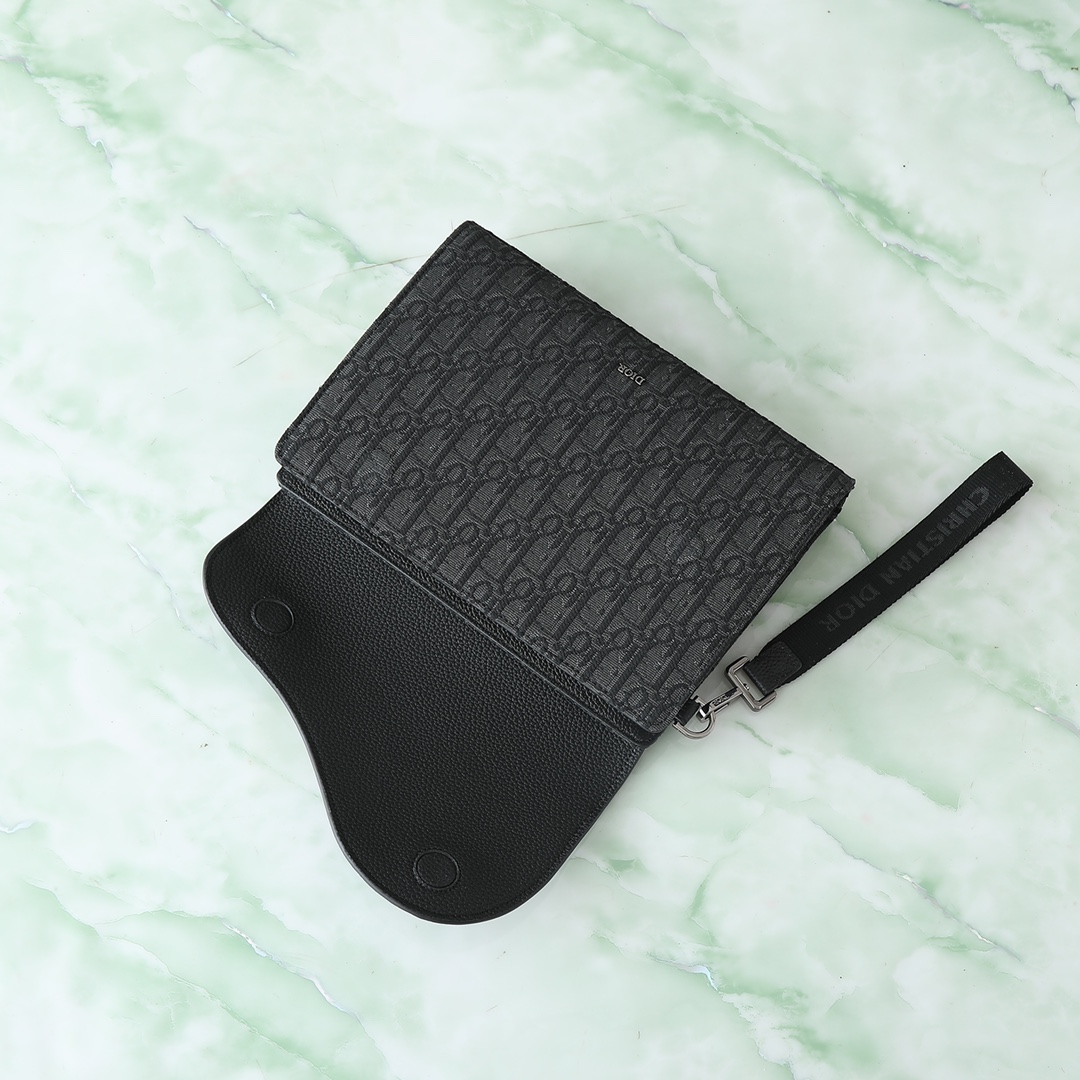 Dior Clutch Bag Cow Leather Black L-s