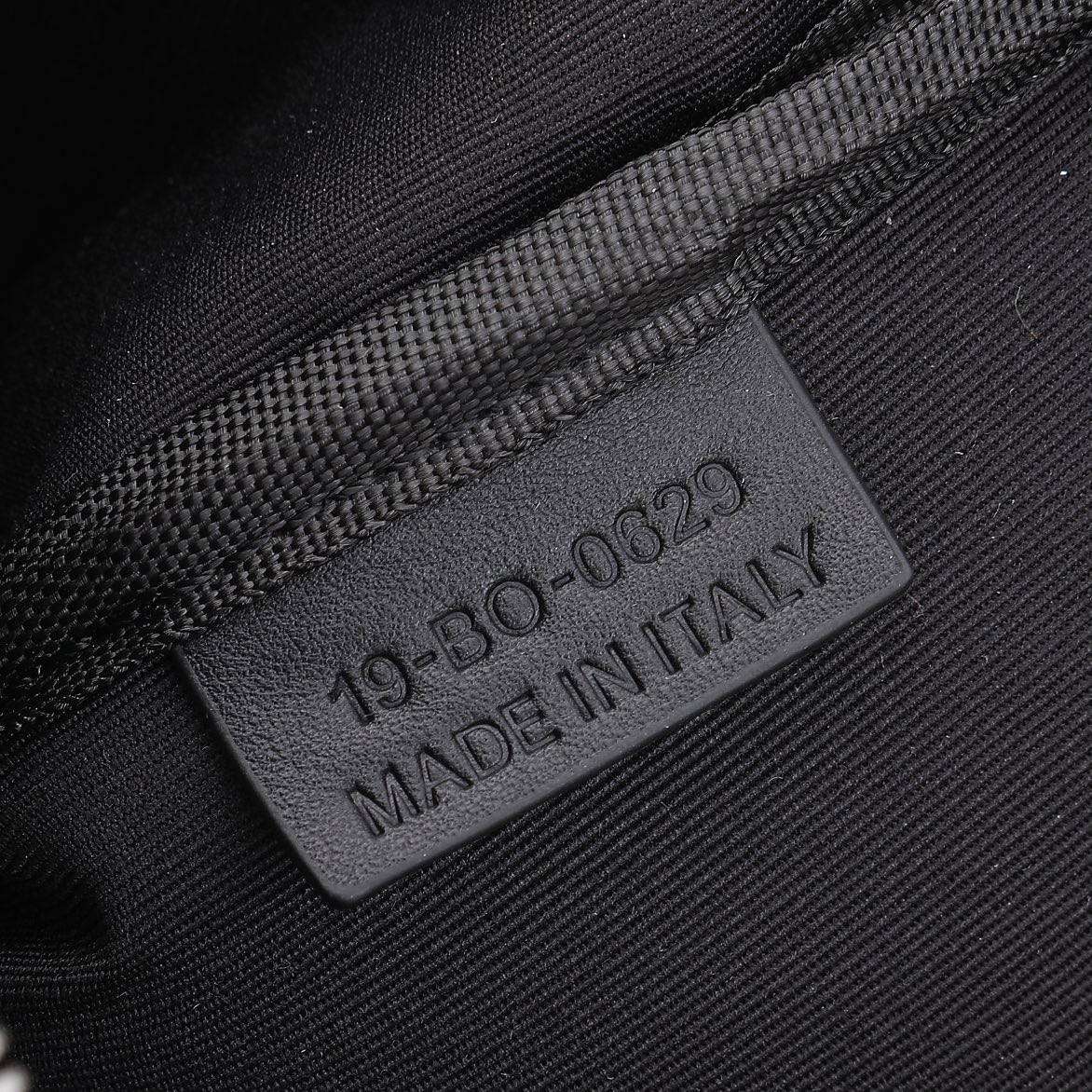 Dior Basic Bag Cow Leather Black M-s