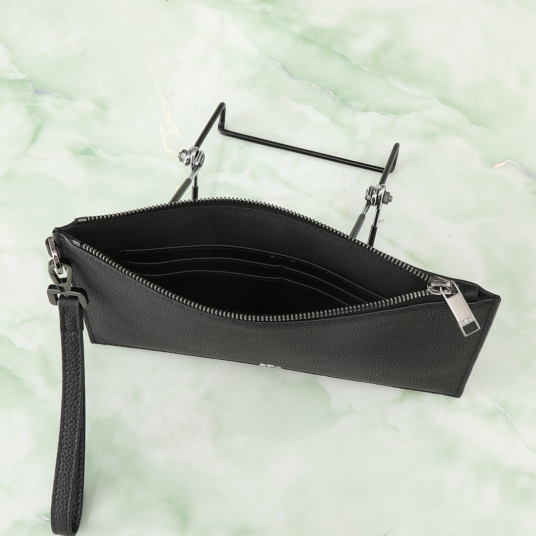 Dior Clutch Bag Cow Leather Black S