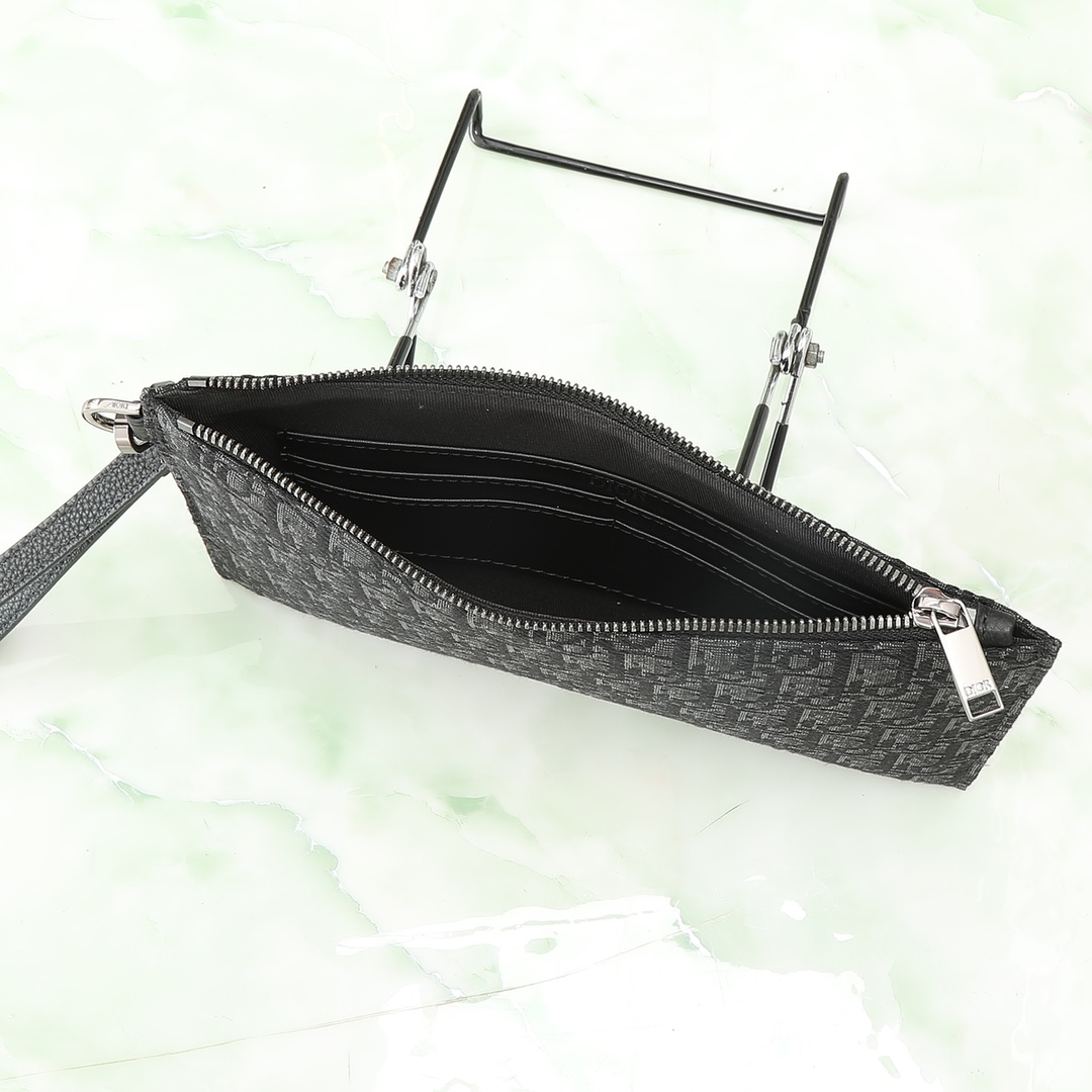 Dior Clutch Bag Cow Leather Black L-s