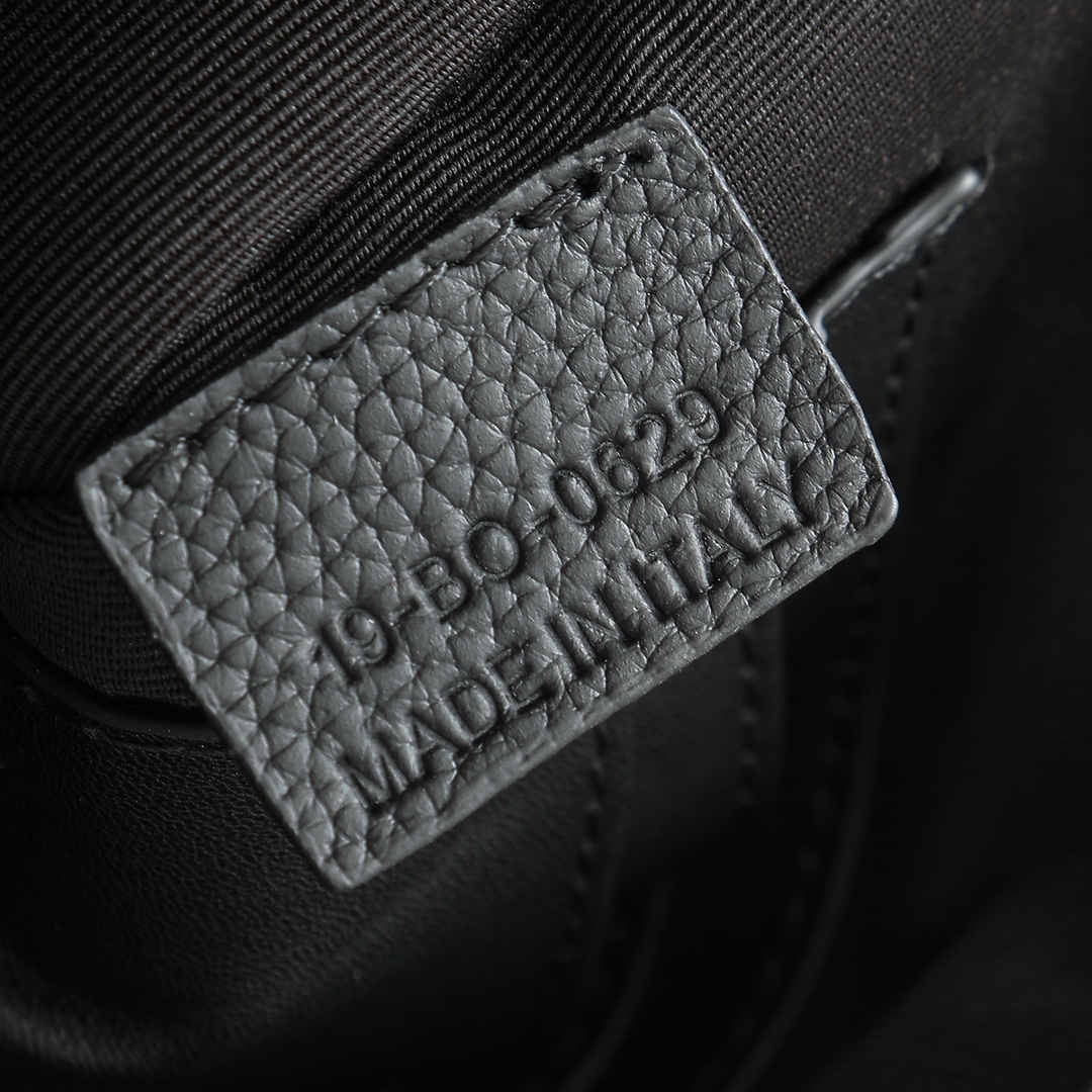 Dior Clutch Bag Cow Leather Black L-s