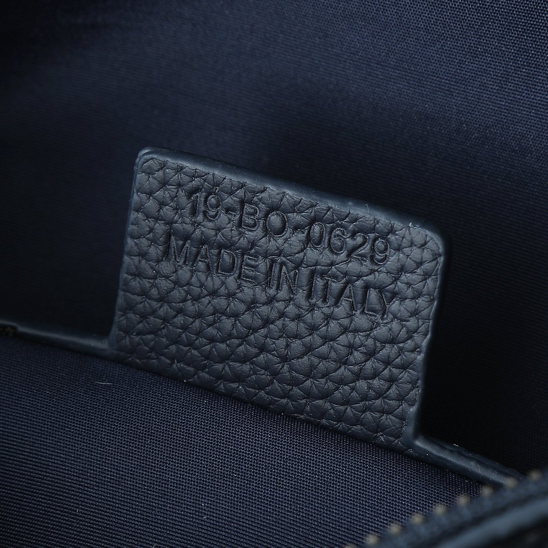 Dior Basic Bag Cow Leather White M-l-s