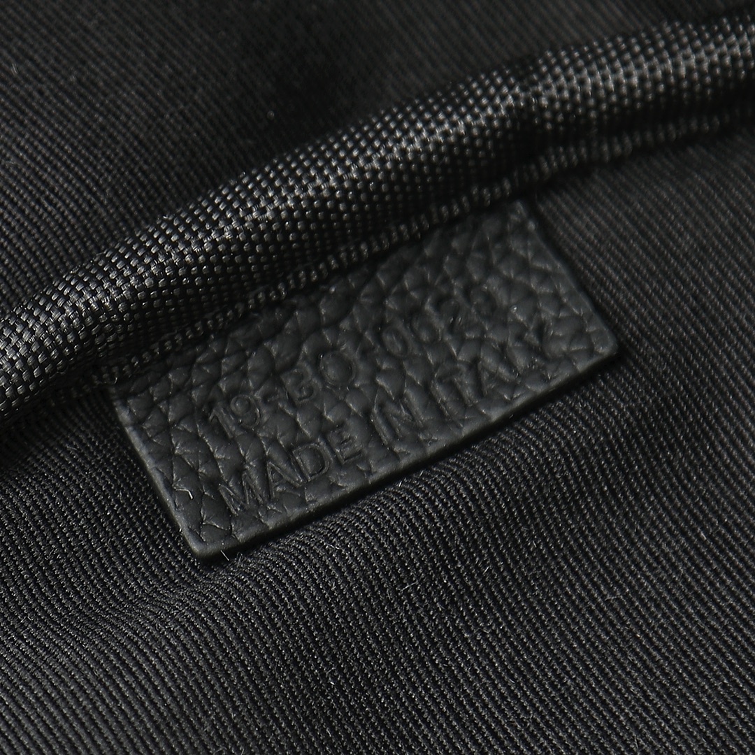 Dior Shoulder Bag Cow Leather Black L-s-199l