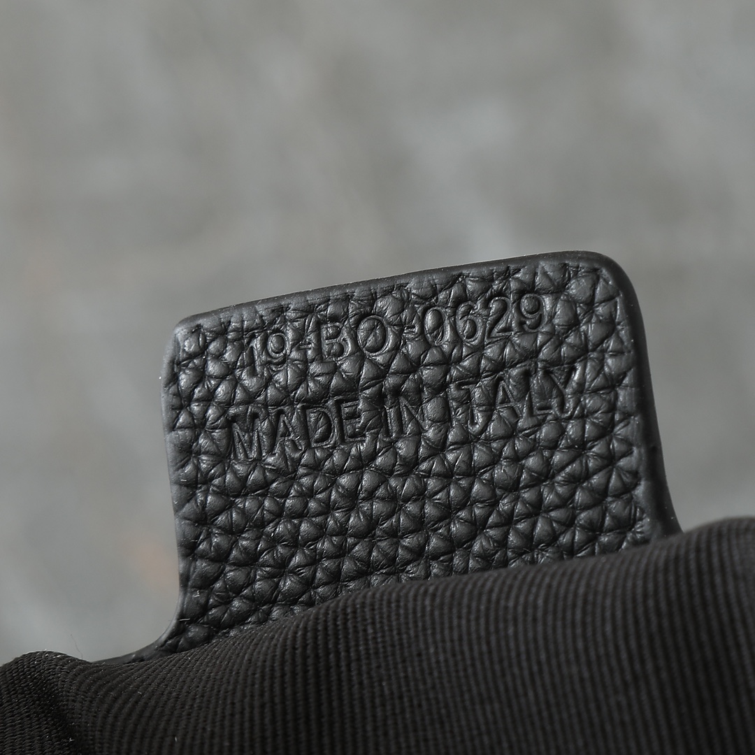 Dior Basic Bag Cow Leather Black L-s