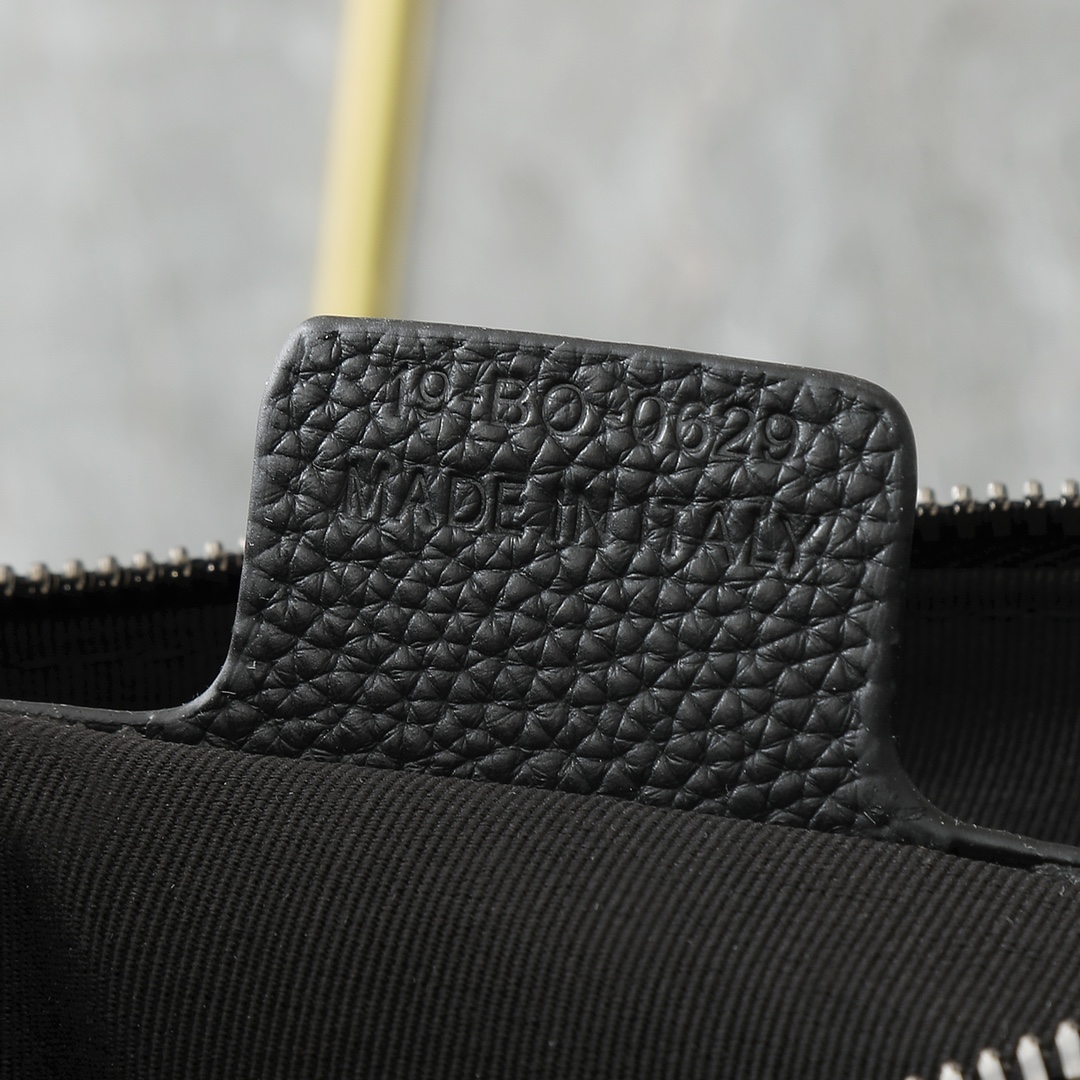 Dior Basic Bag Cow Leather Black L-s