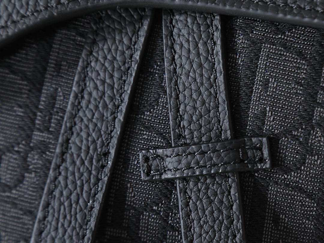 Dior Basic Bag Cow Leather Black L-s