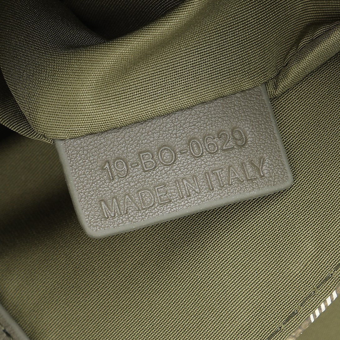 Dior Basic Bag Cow Leather M-s