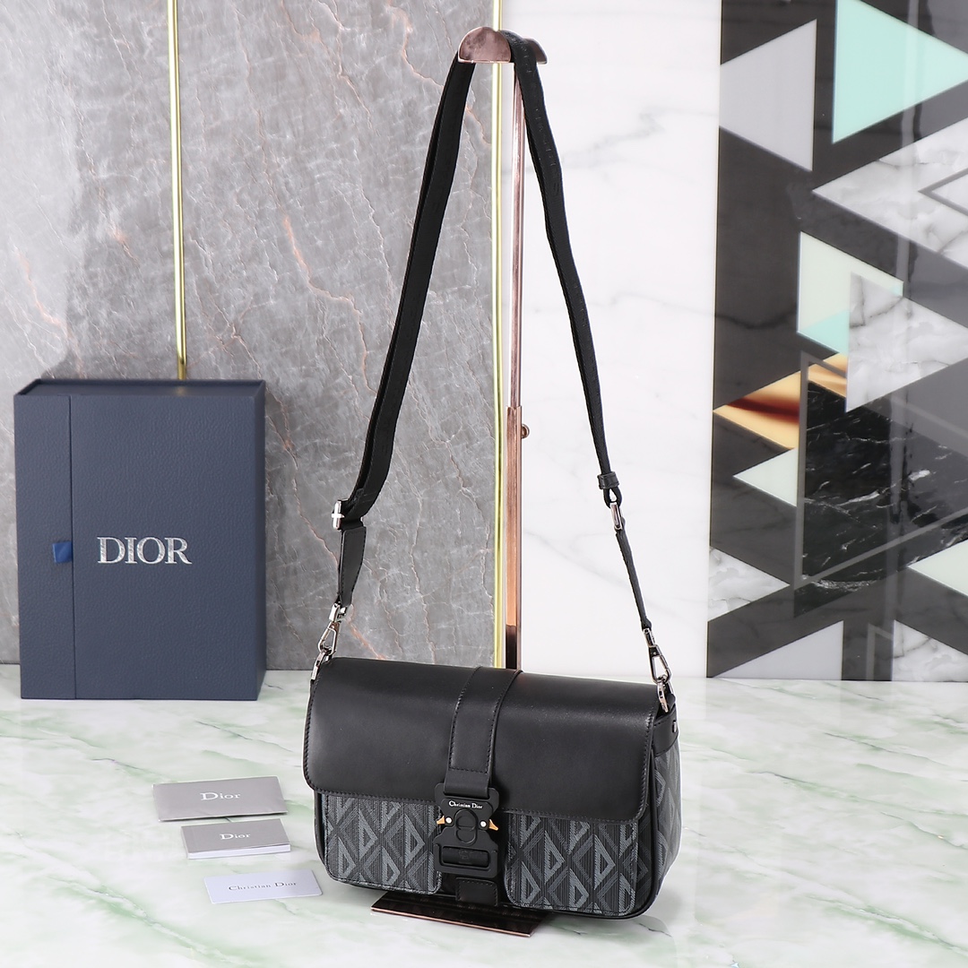 Dior Basic Bag Cow Leather Black M-s