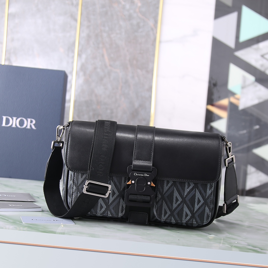 Dior Basic Bag Cow Leather Black M-s