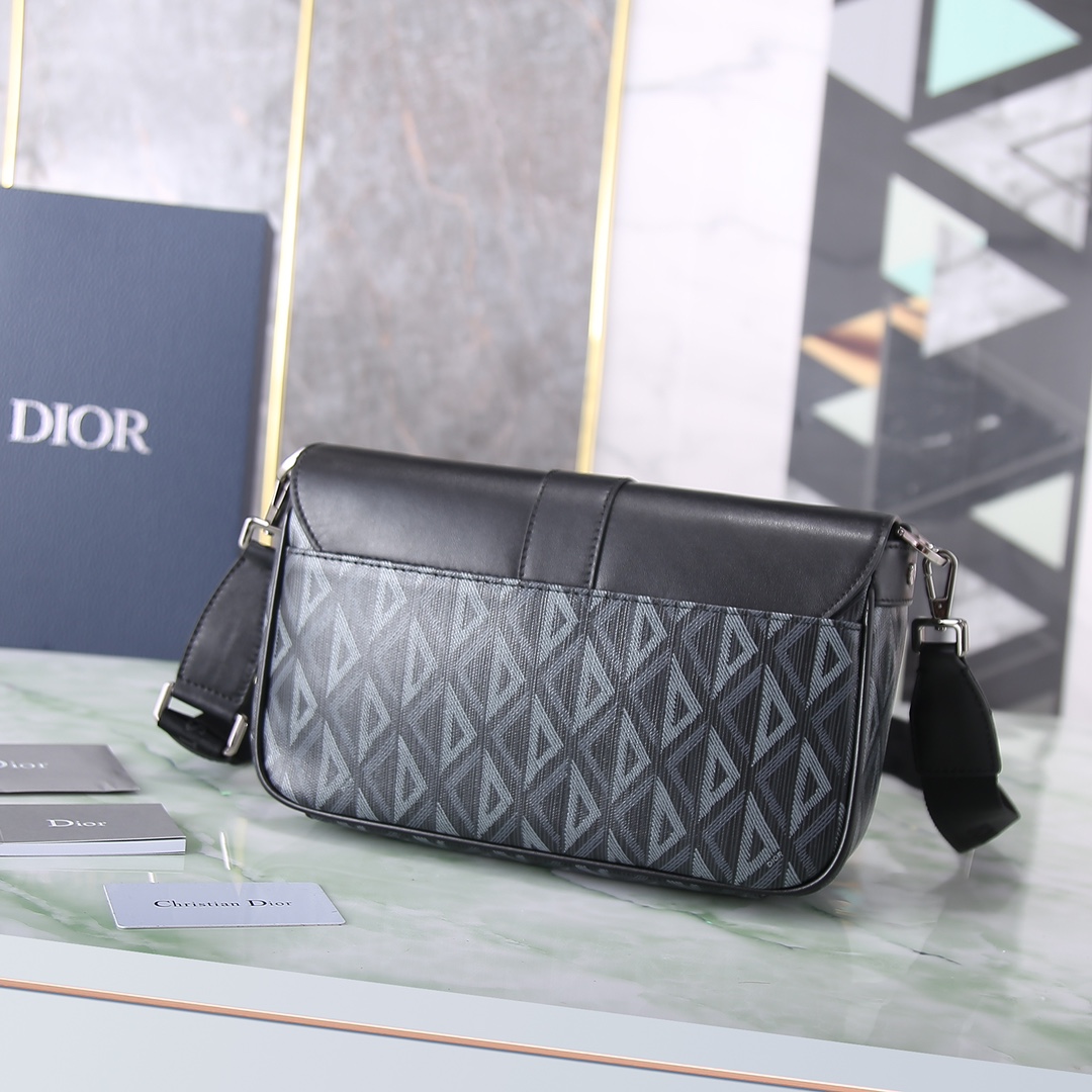 Dior Basic Bag Cow Leather Black M-s