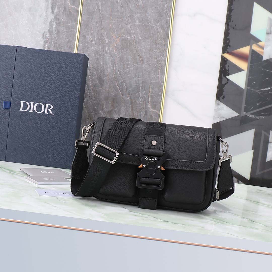 Dior Basic Bag Cow Leather Black M-s