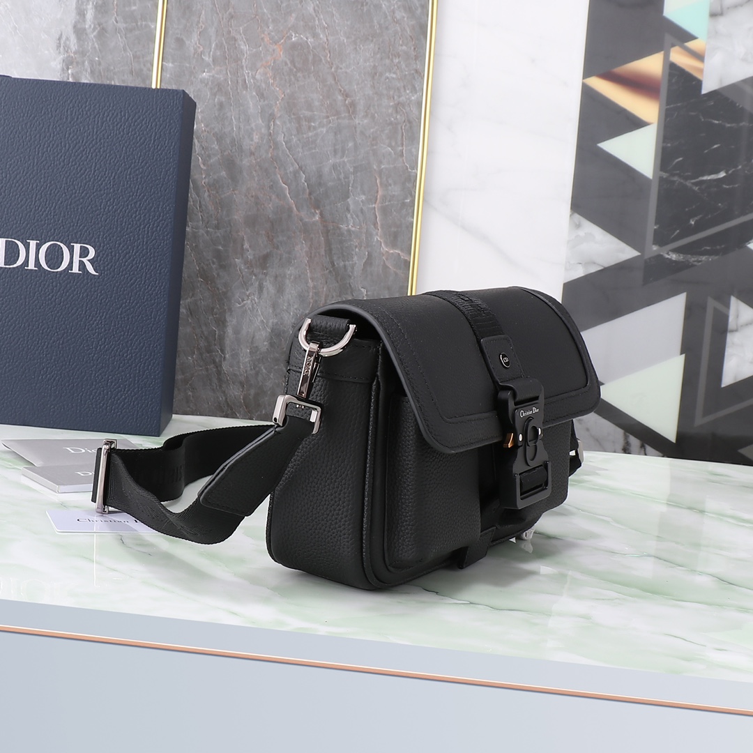 Dior Basic Bag Cow Leather Black M-s
