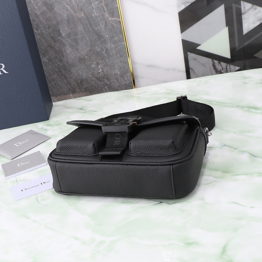 Dior Basic Bag Cow Leather Black M-s