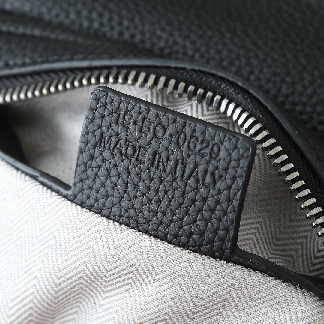 Dior Basic Bag Cow Leather Black Mini Size S