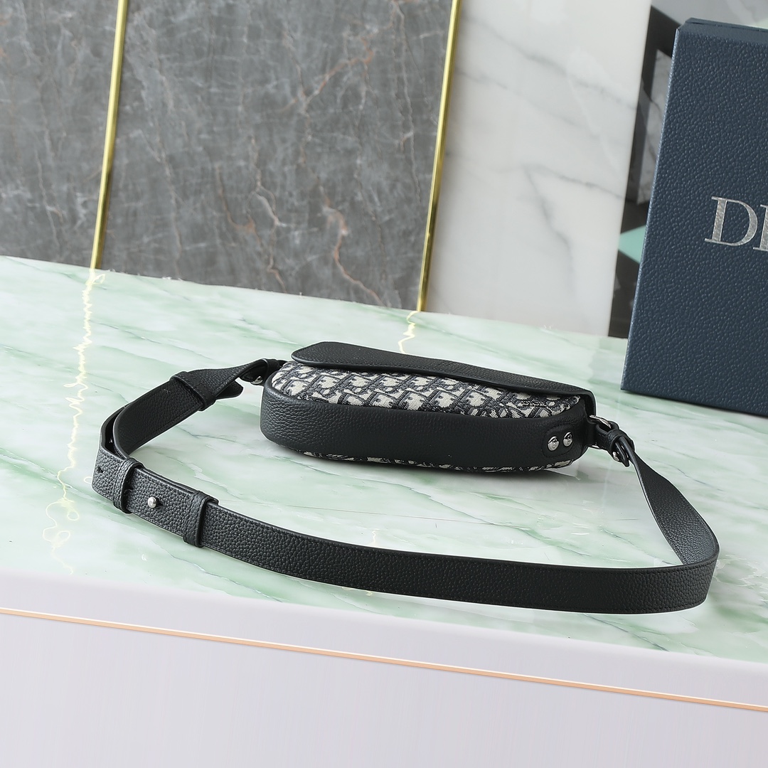 Dior Basic Bag Cow Leather Black Mini Size L-s