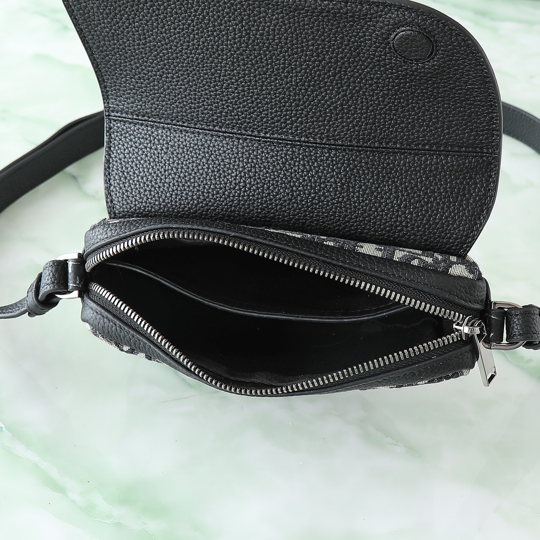 Dior Basic Bag Cow Leather Black Mini Size L-s