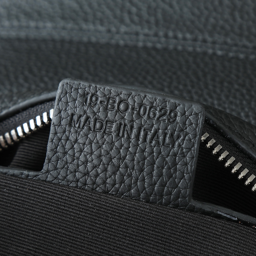 Dior Basic Bag Cow Leather Black Mini Size L-s