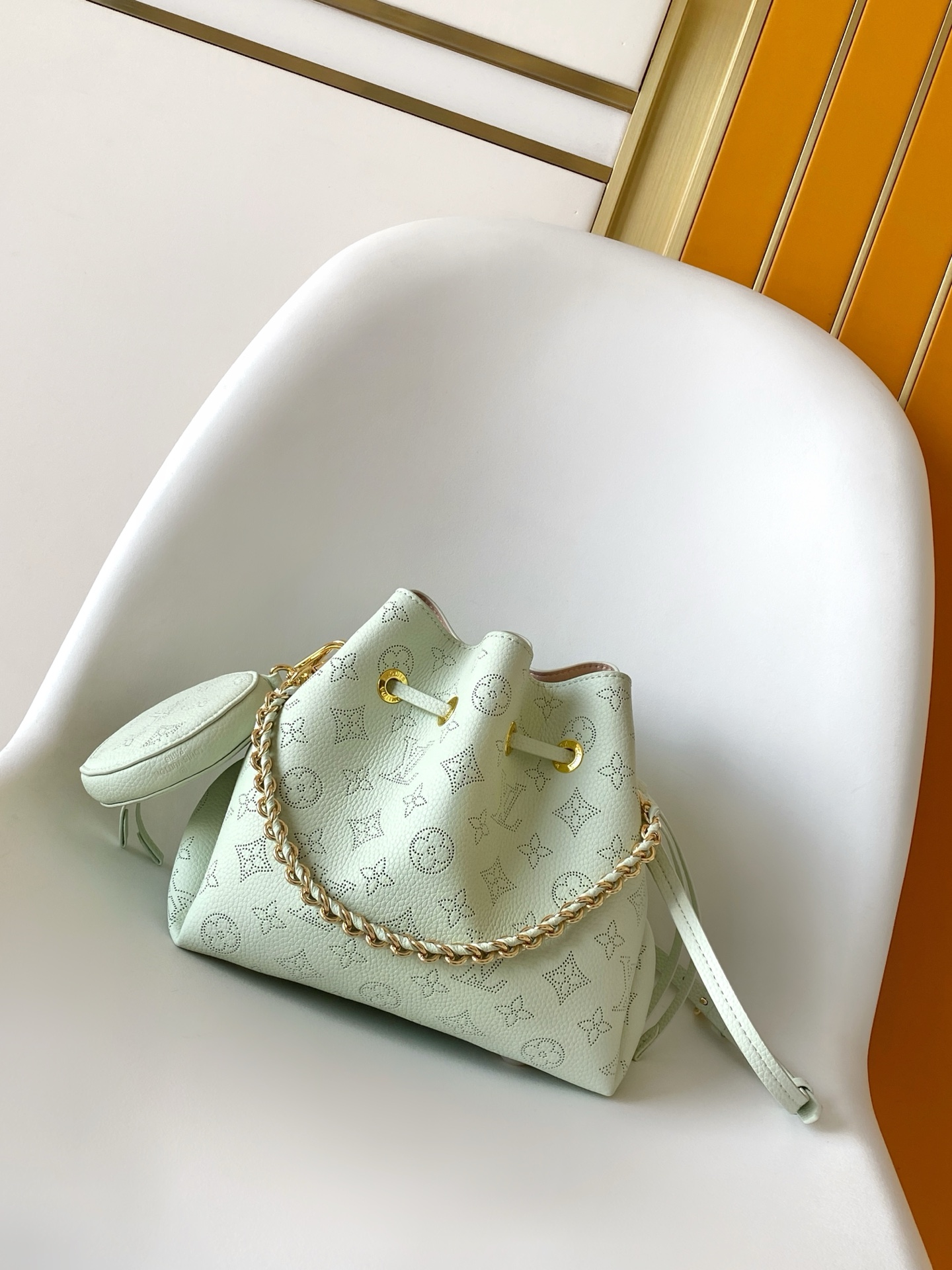 Louis Vuitton Bucket Bag Cow Leather Black M-l