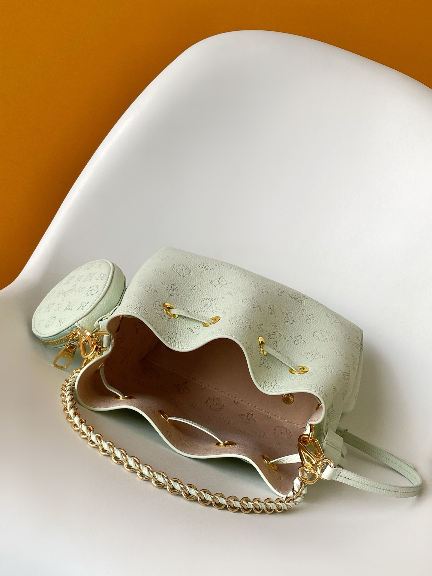 Louis Vuitton Bucket Bag Cow Leather Black M-l