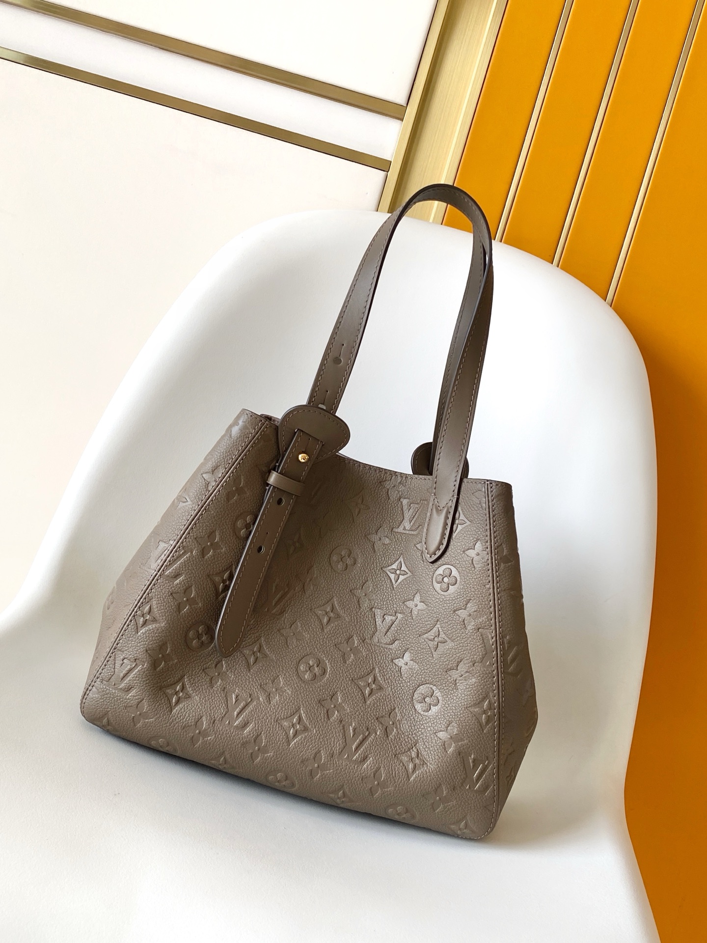 Louis Vuitton Tote Bag Cow Leather Black M-l