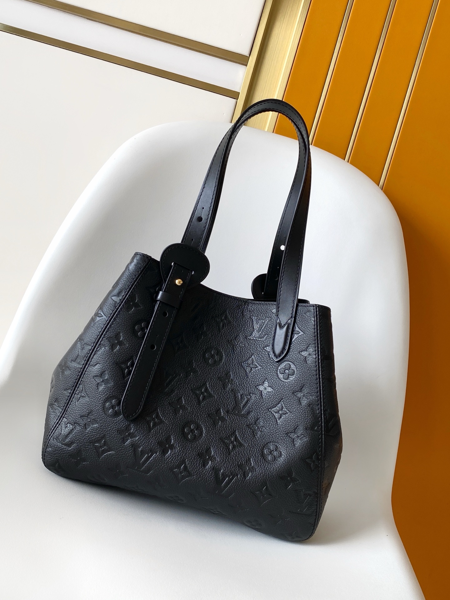 Louis Vuitton Tote Bag Cow Leather Black M-l