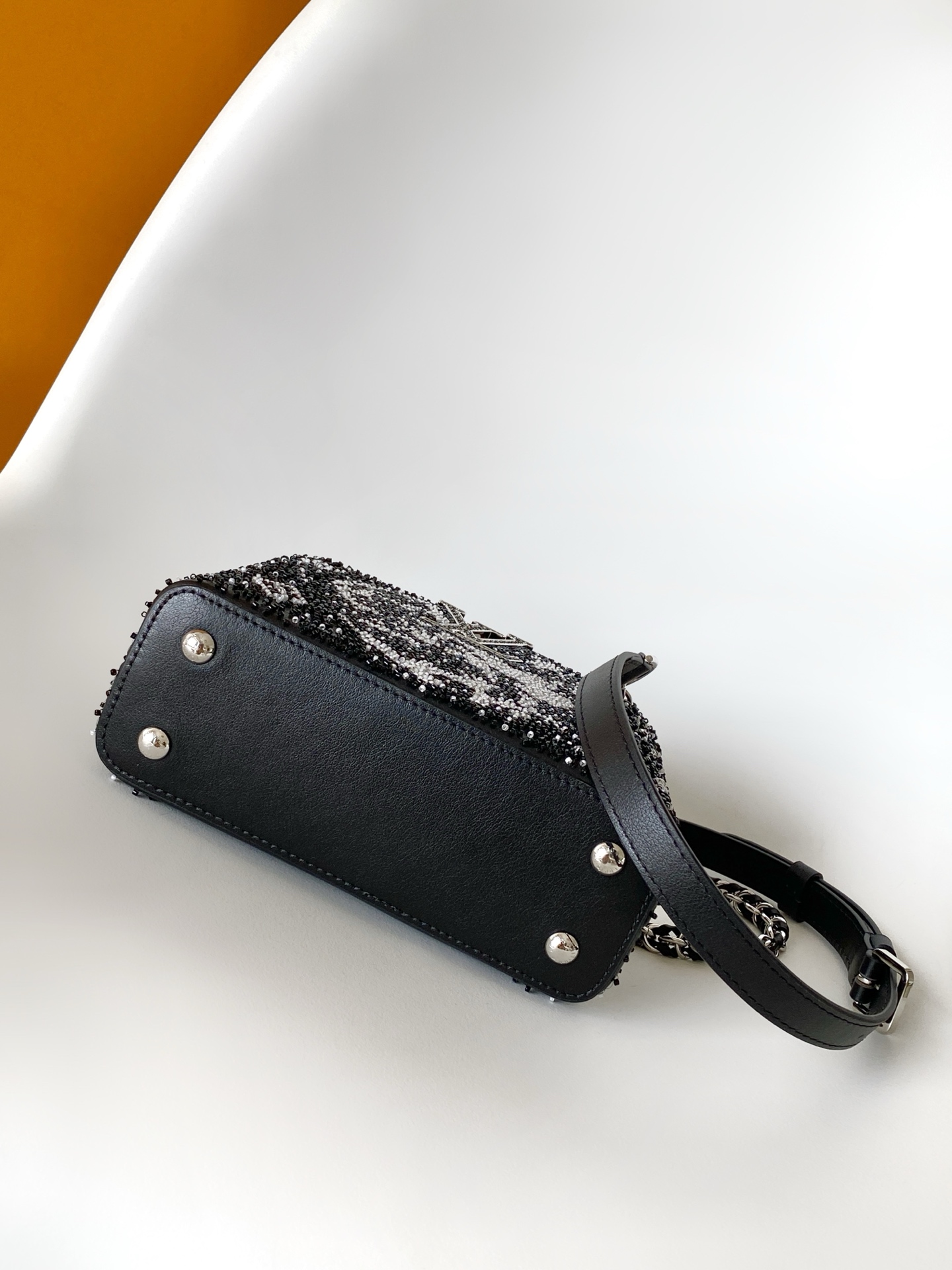 Louis Vuitton Basic Bag Cow Leather Black M-s