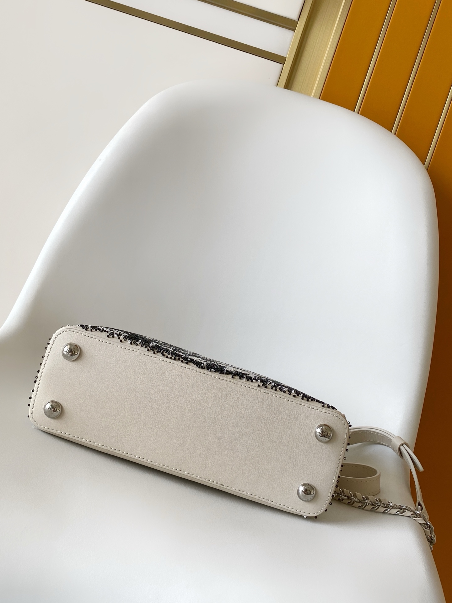 Louis Vuitton Basic Bag Cow Leather Black M-s