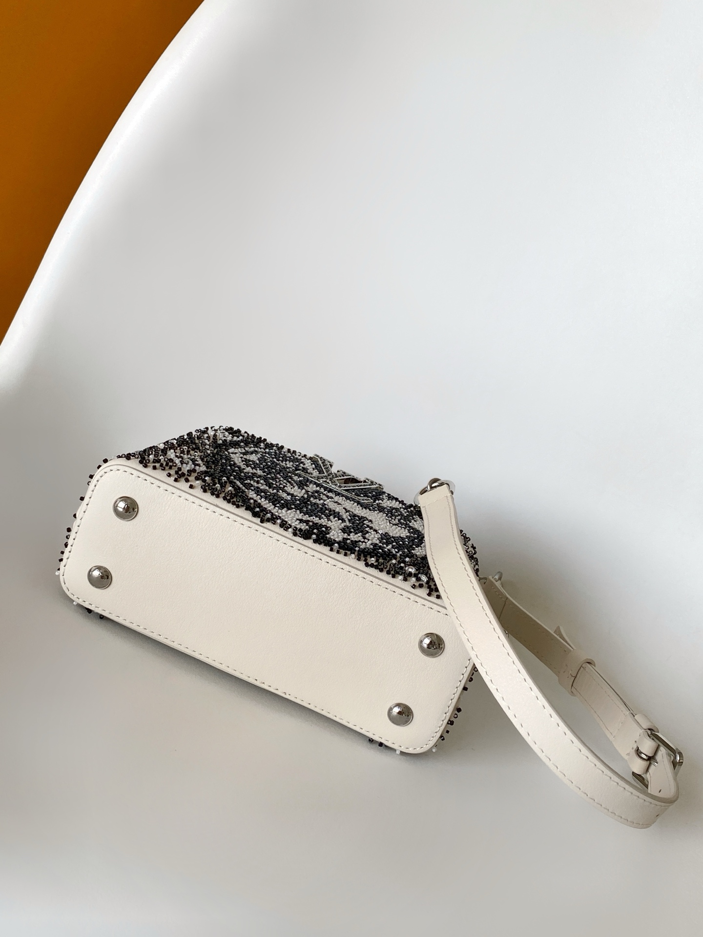 Louis Vuitton Basic Bag Cow Leather Black M-s