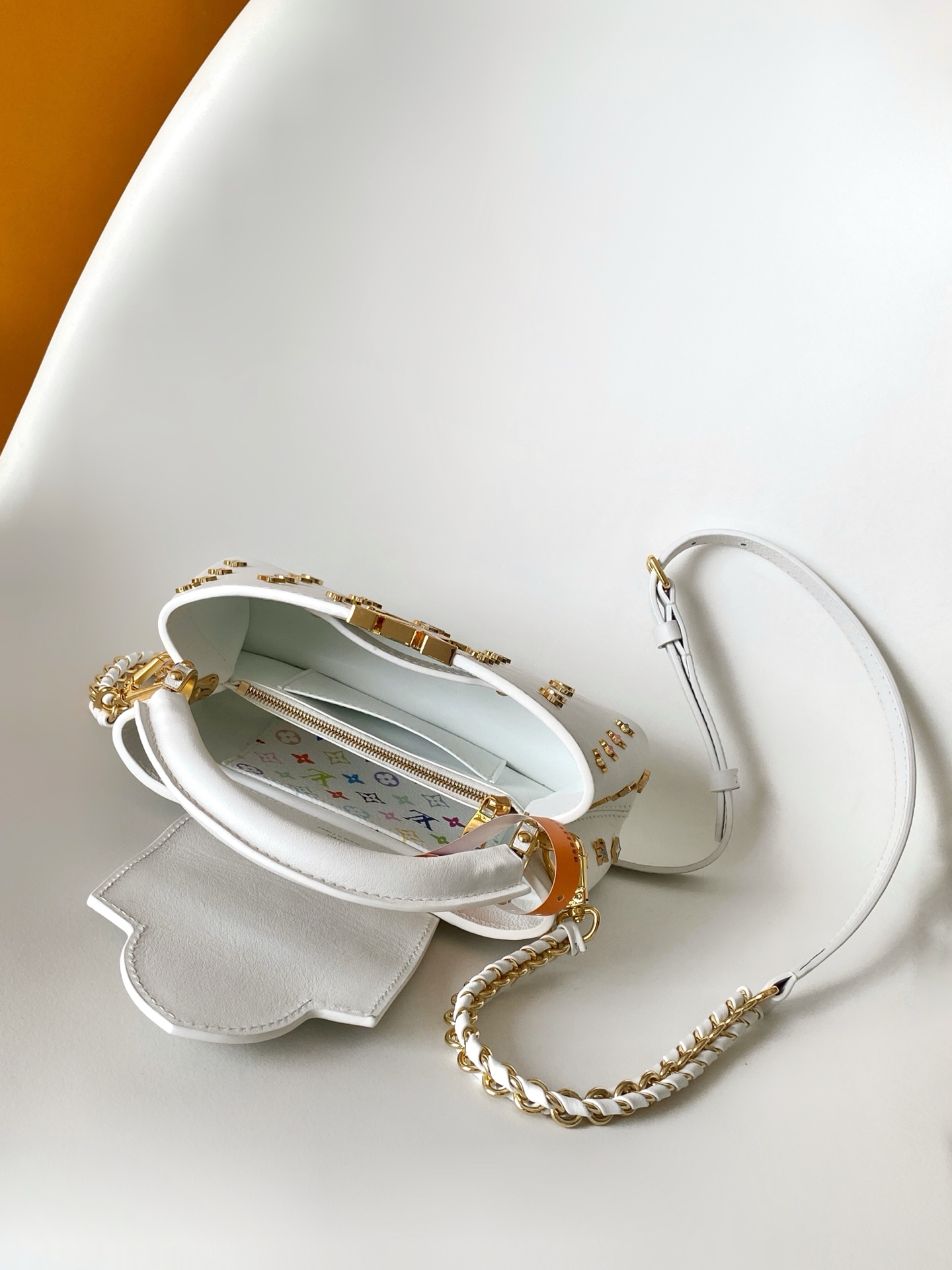 Louis Vuitton Basic Bag Cow Leather M-l-s