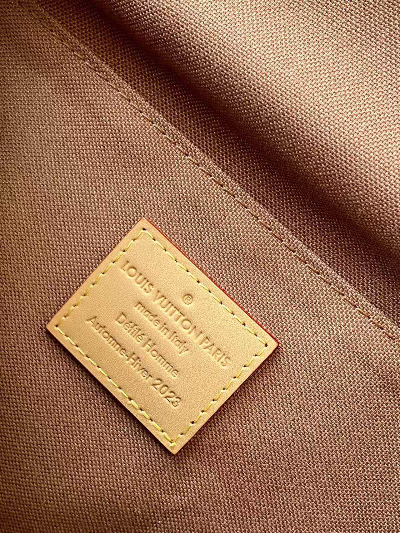 Louis Vuitton Messenger Bag Cow Leather M-l-s