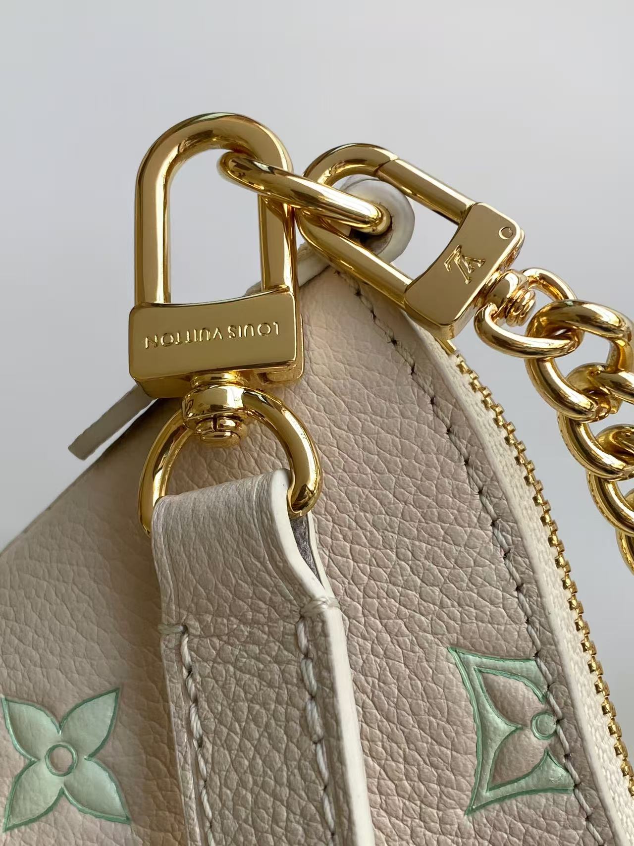 Louis Vuitton Basic Bag Cow Leather M-l