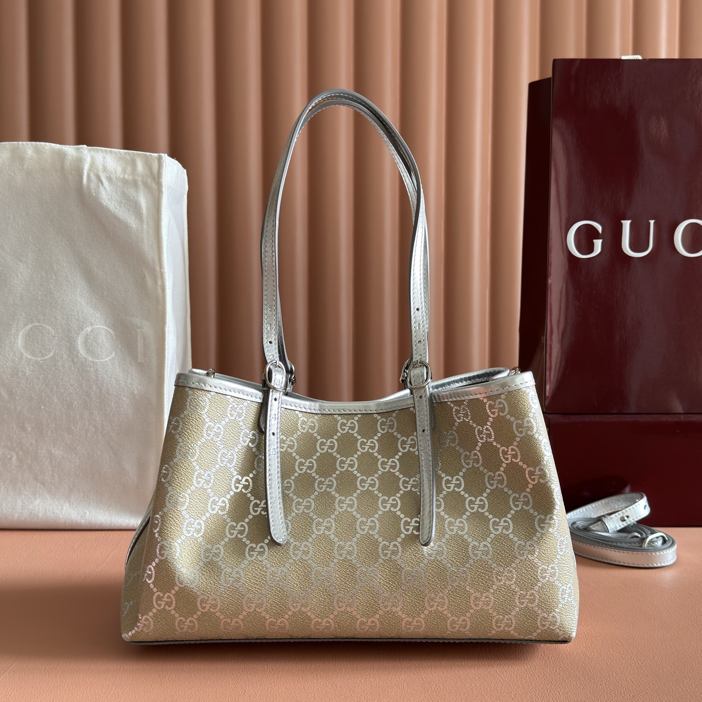 Gucci Basic Bag Beige M-l