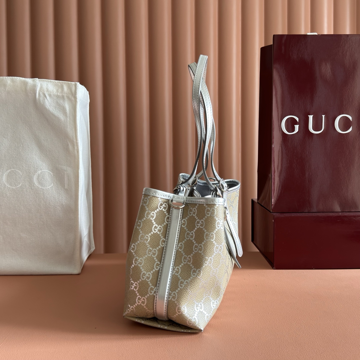 Gucci Basic Bag Beige M-l