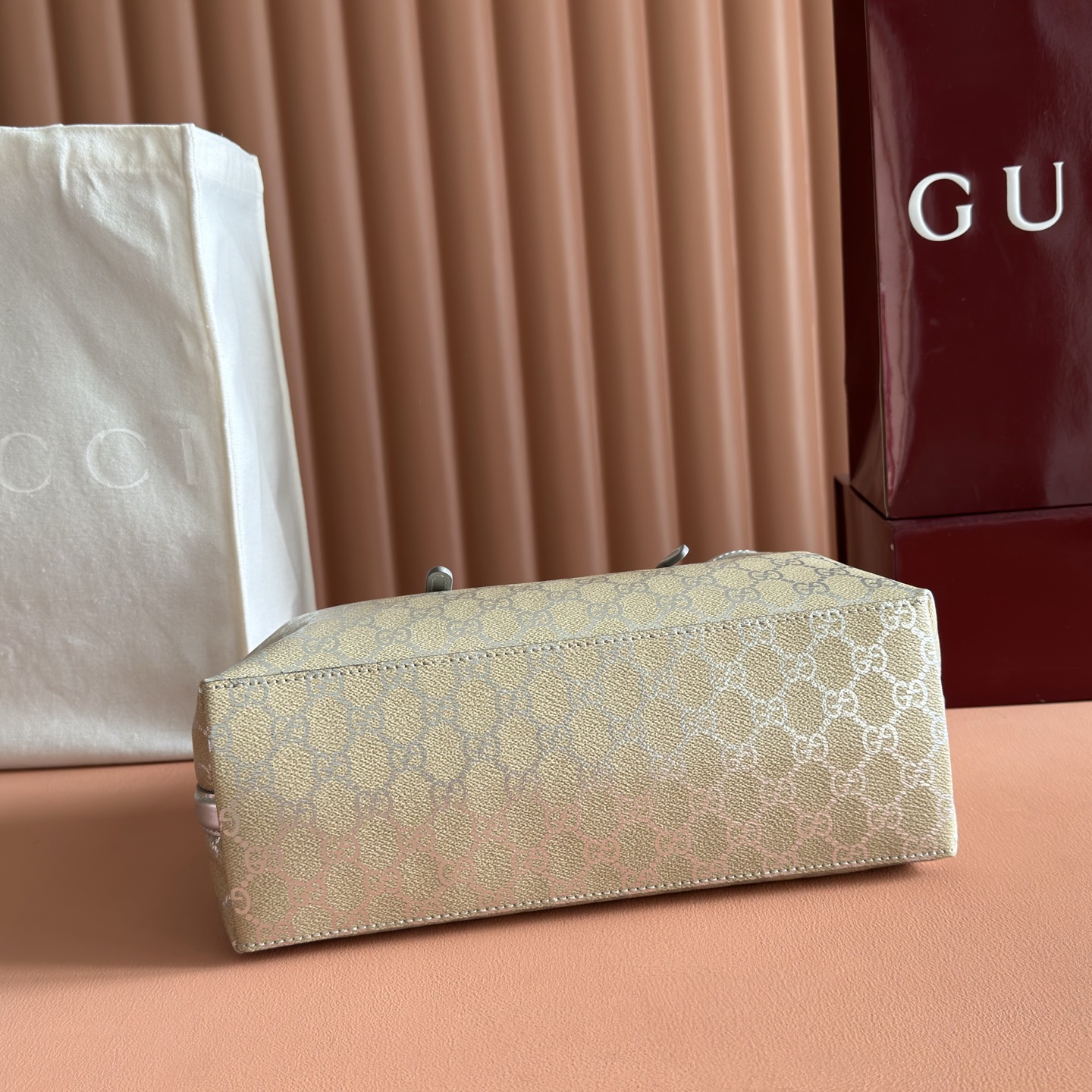 Gucci Basic Bag Beige M-l