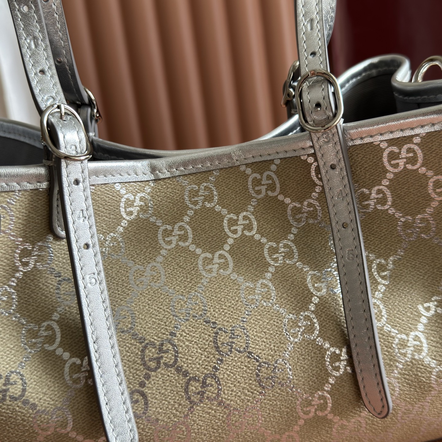 Gucci Basic Bag Beige M-l