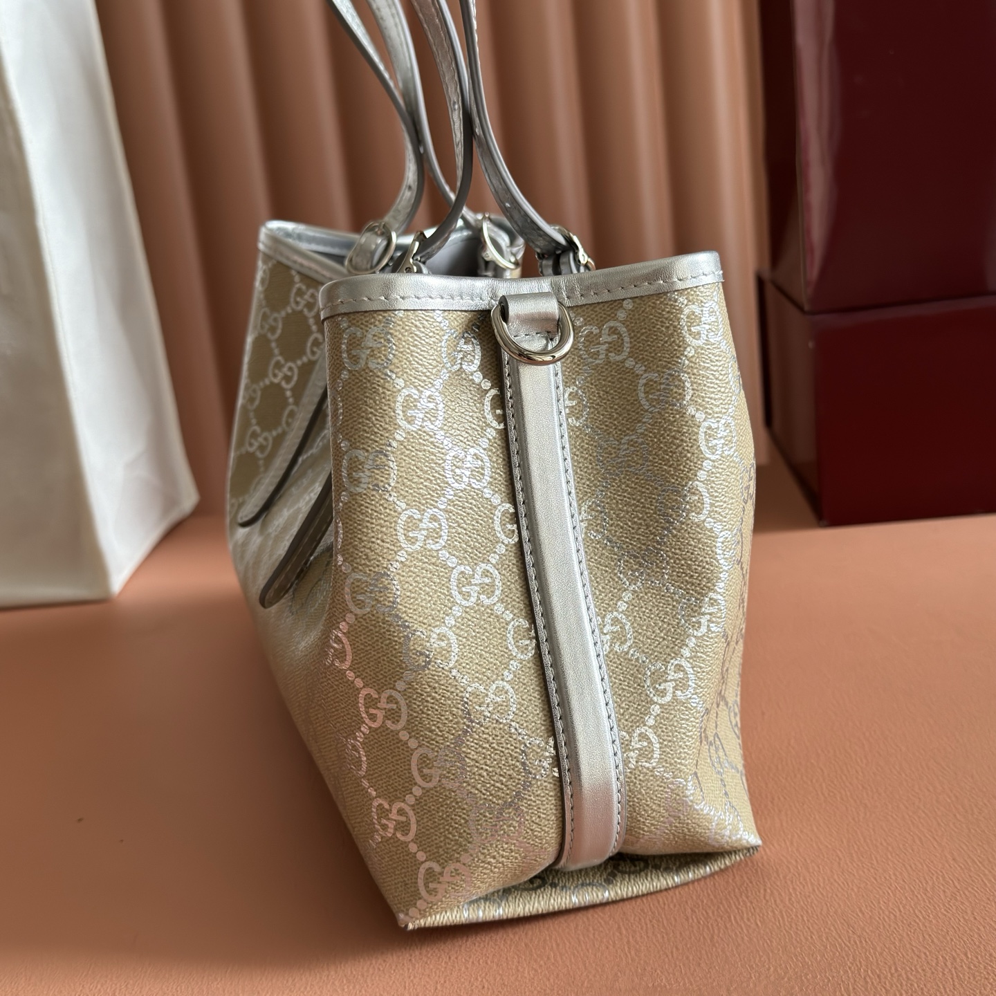 Gucci Basic Bag Beige M-l