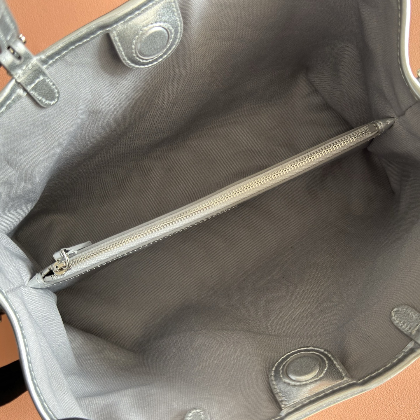 Gucci Basic Bag Beige M-l