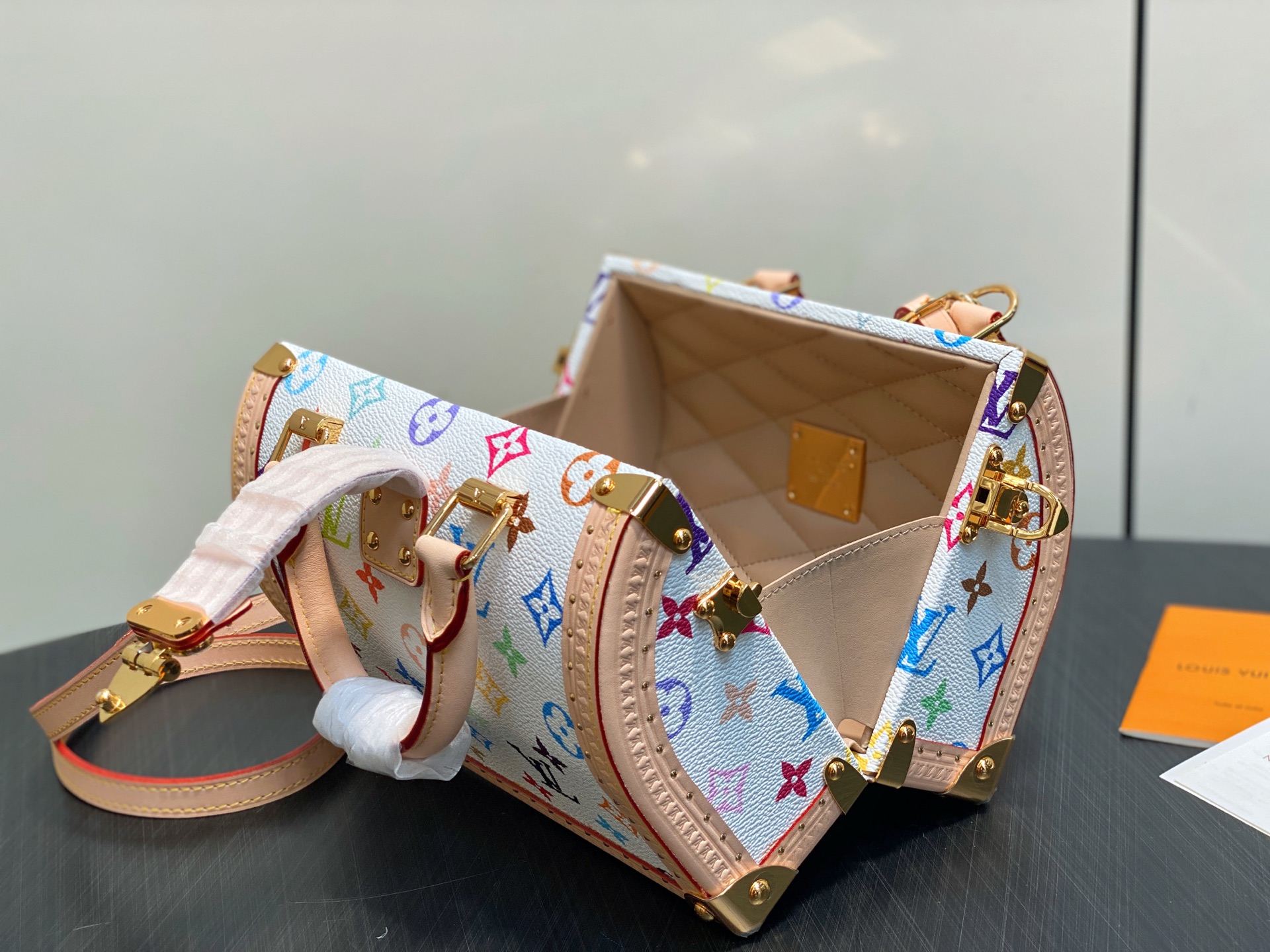 Louis Vuitton Basic Bag Cow Leather Gold M-l-s