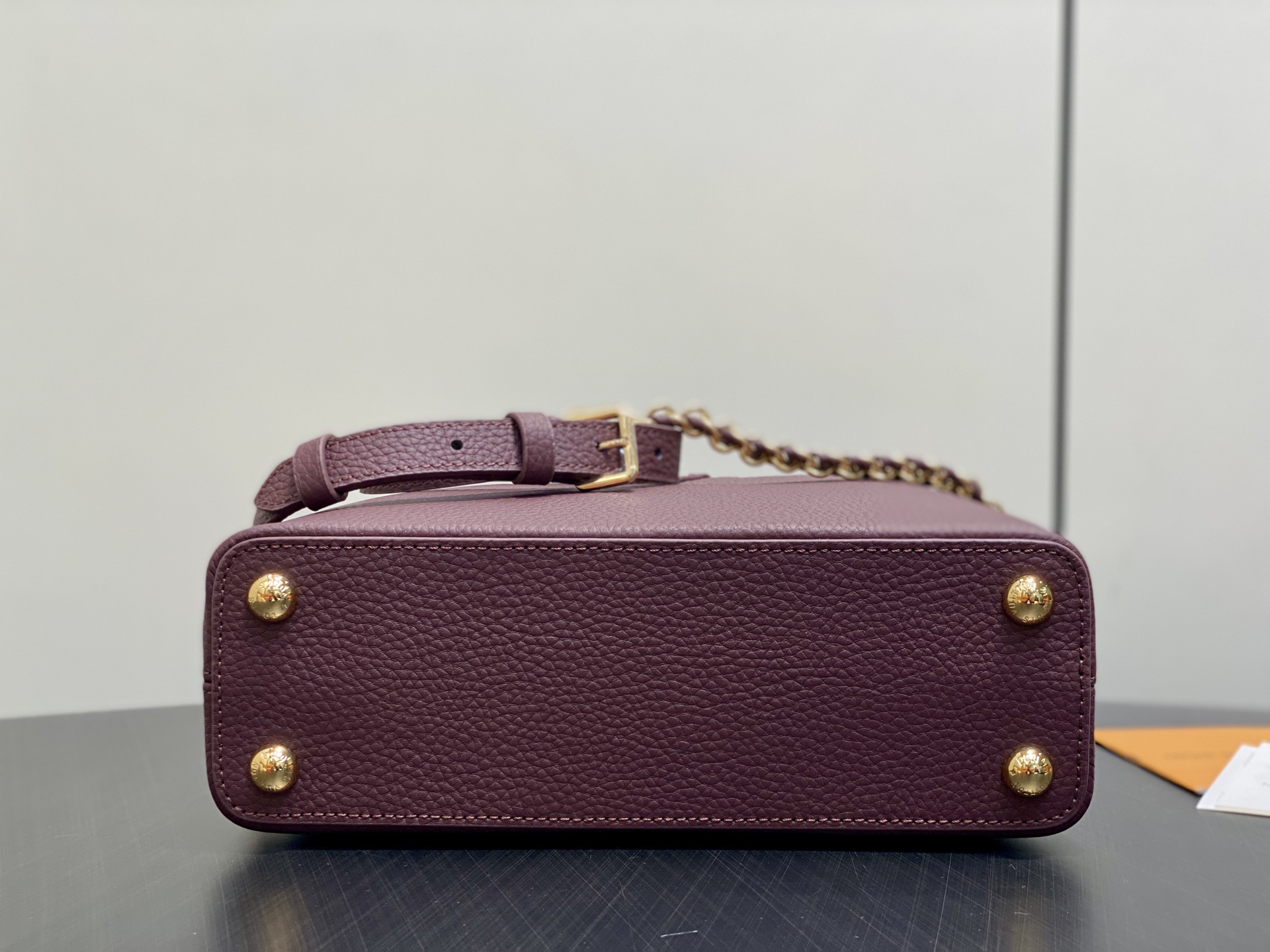 Louis Vuitton Basic Bag Gold M-l-s