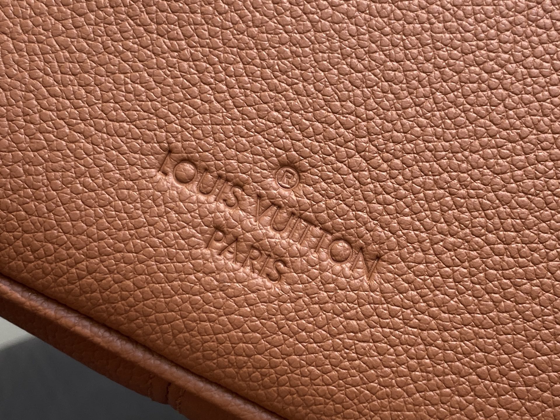 Louis Vuitton Basic Bag Brown M-l-s