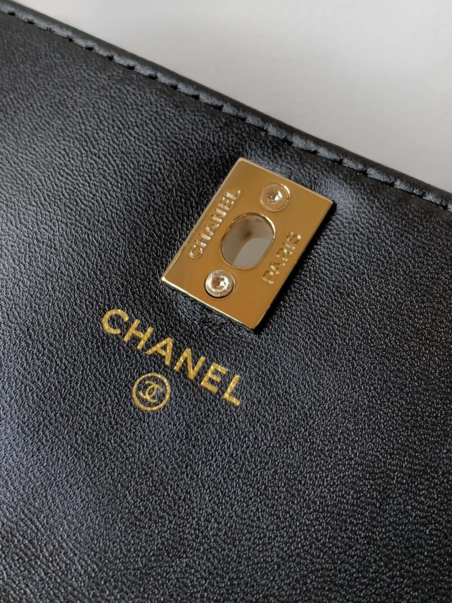 Chanel Basic Bag M-l