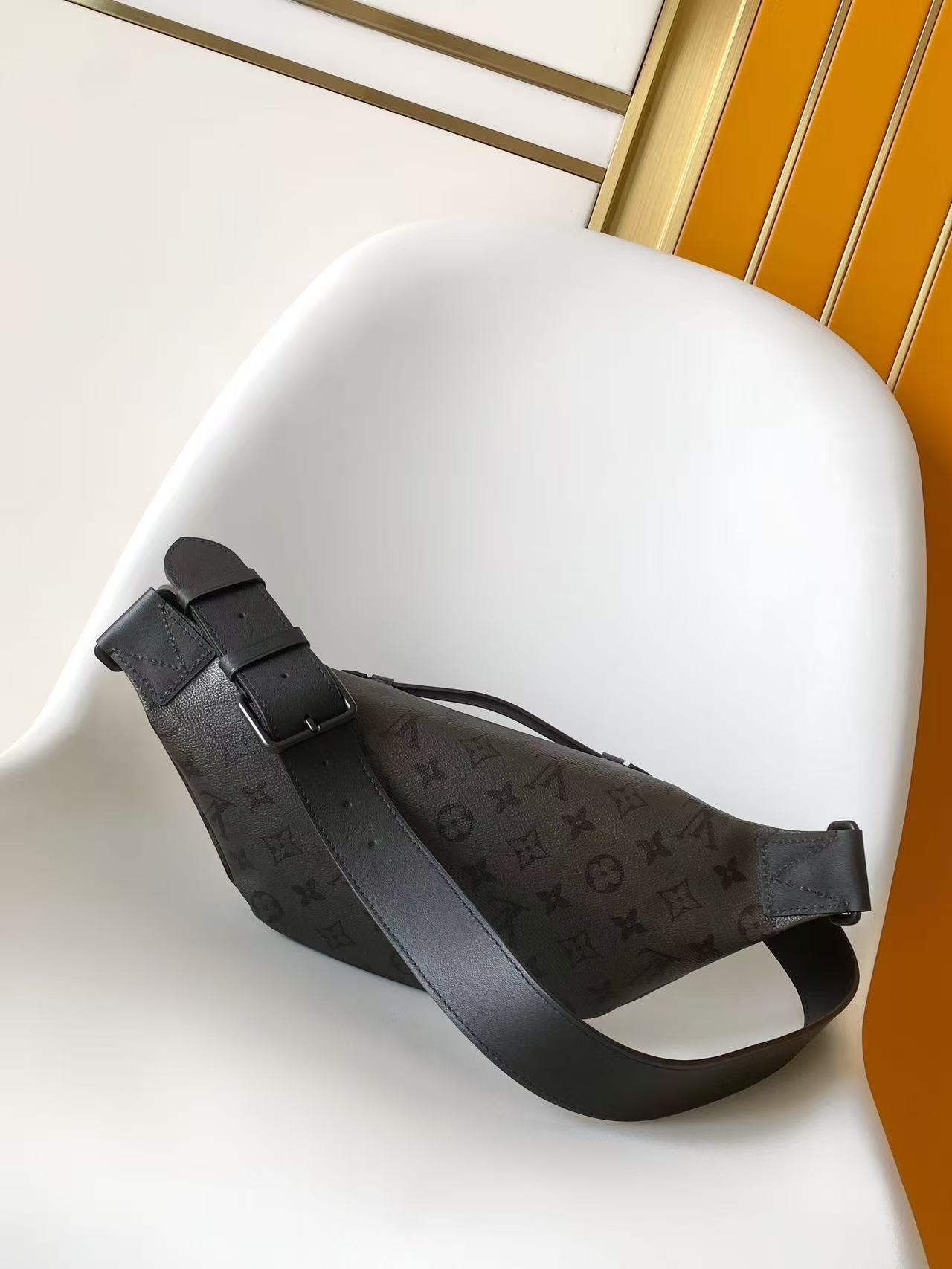 Louis Vuitton Basic Bag Cow Leather M-s