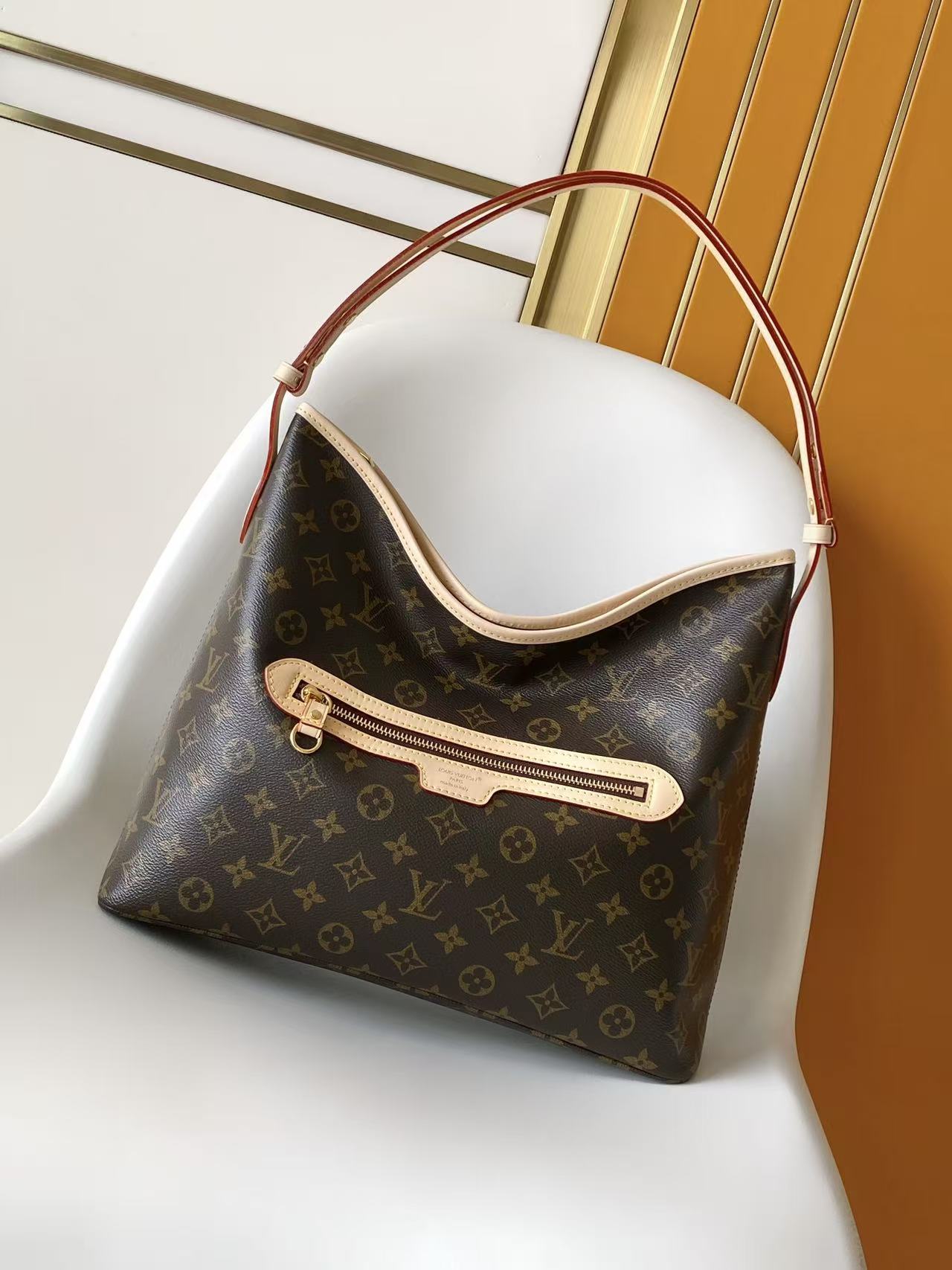 Louis Vuitton Basic Bag Cow Leather White M-l