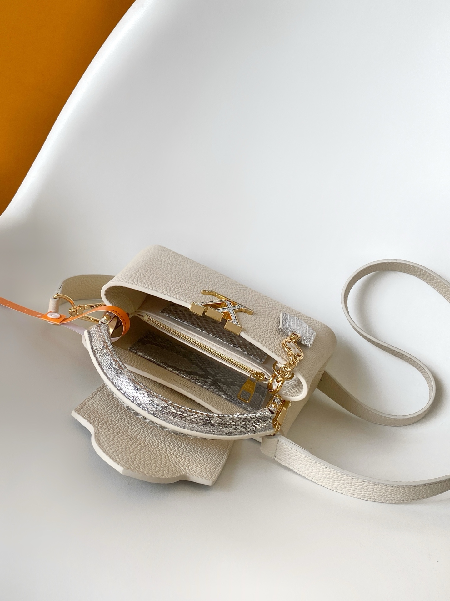 Louis Vuitton Basic Bag Cow Leather Black M-l-s