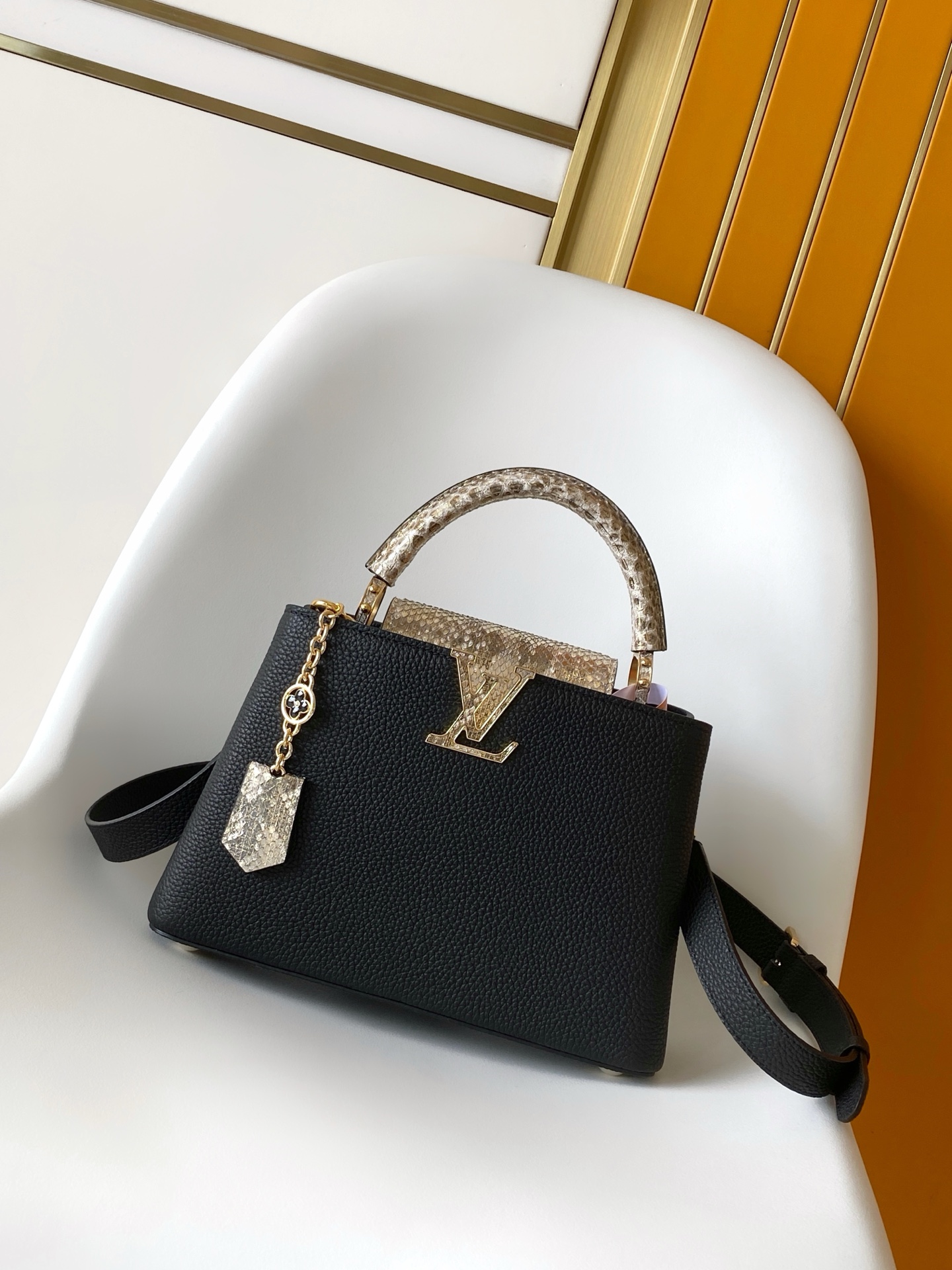 Louis Vuitton Basic Bag Cow Leather Black M-l-s